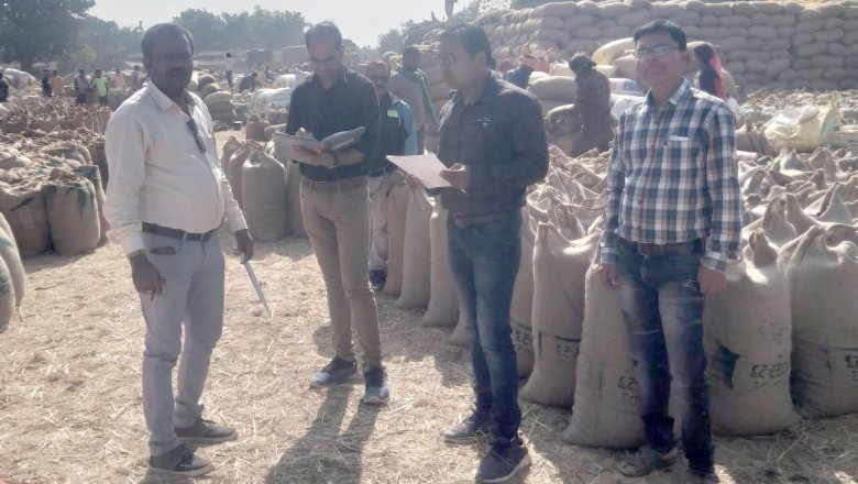 कोचियों-बिचौलियों पर की जा रही कार्रवाई