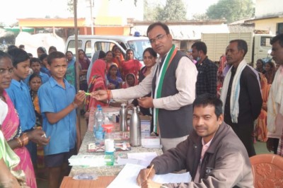 महाराजपुर उपस्वास्थ केंद्र मे निशुल्क स्वास्थ्य मेला का आयोजन जिला महामंत्री चुम्मन साहू हुए शामिल