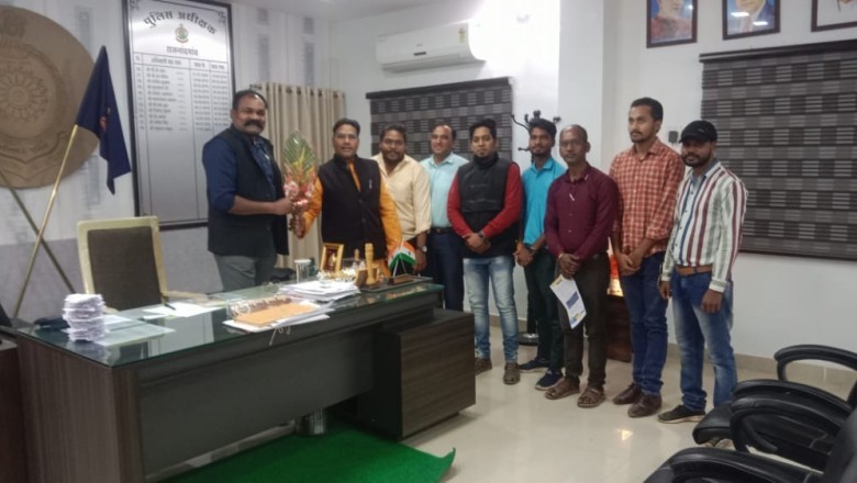 विक्की पटेल के नेतृत्व में पुलिस अधीक्षक से मिले युवाओं के प्रतिनिधिमंडल