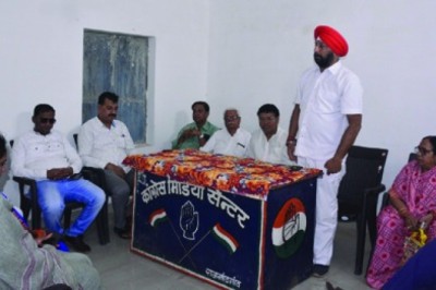 शहर कांग्रेस ने पूर्व मुख्यमंत्री स्व. मोतीलाल वोरा की जयंती मनाई