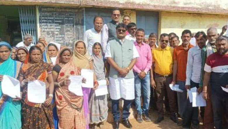 ईरईखुर्द में मोर मकान मोर आवास के तहत फॉर्म भरवाकर लोगों को किया जागृत - राजेश श्यामकर