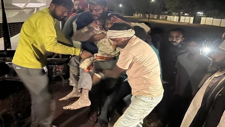 टक्कर इनती तेज थी कि हाईवा की केबिन पूरी तरह पिचक गई।