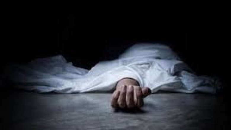 खाना बना रही थी बुजुर्ग मां, बेटे ने की बूढी माँ की निर्मत हत्या