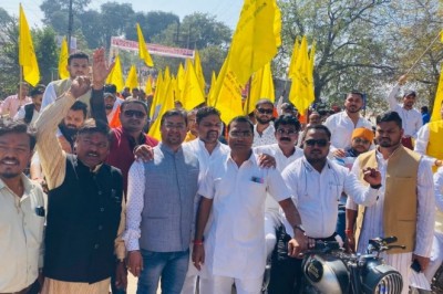 प्रदेश युवा संयोजक आनंद साहू के नेतृत्व में विशाल बाइक रैली