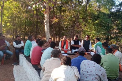 शक्ति केंद्र की बैठक बनबघेरा के परसपोंटा धाम में हुई
