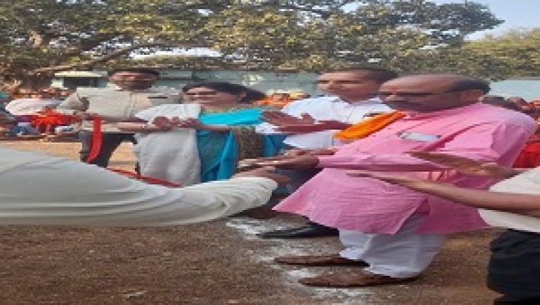 संकुल स्तरीय खेलकूद में पहुंचे अशोक देवांगन बच्चों को बताया खेल का महत्व
