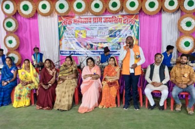 लोक  महोत्सव जयसिंगटोला मे आयोजित**  *मुख्य अतिथि घासी राम साहू अध्यक्ष  ज़िला पंचायत प्रतिनिधि शामिल हुए**