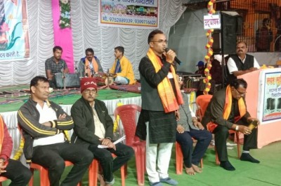 दो दिवसीय राज्य स्तरीय मानस गायन सम्मेलन के जगराता कार्यक्रम मे शामिल हुए जिला महामंत्री चुम्मन साहू