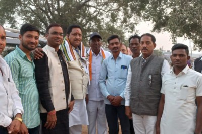 कुमरदा मे खनिज विकास निगम अध्यक्ष गिरीश देवांगन का जिला महामंत्री चुम्मन साहू ने किया स्वागत