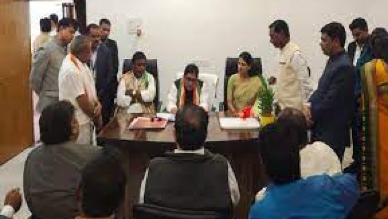 CG में एक्शन से निकले आंसू : मंत्री शिव डहरिया ने CMO को किया सस्पेंड, मीटिंग में रो पड़े अधिकारी