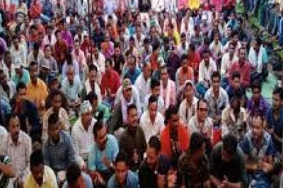 मुख्यमंत्री की घोषणा का इंतजार कर रहे संविदा कर्मचारि: