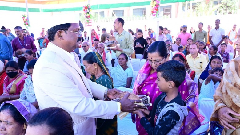 खाद्य, नागरिक आपूर्ति एवं  जिले के प्रभारी मंत्री श्री अमरजीत भगत ने किया ध्वजारोहण :