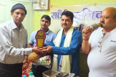 दुर्ग : तराना ग्रुप ने कांग्रेस युवा नेता कुनाल तिवारी एवम त्वरित खबरें अखबार के प्रधान संपादक प्रहलाद दुबे  का किया आभार व्यक्त, सम्मान