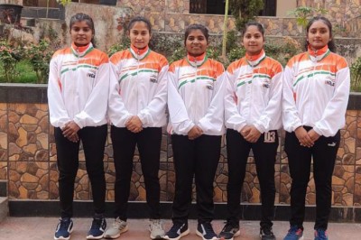 राजनांदगांव नगर निगम हैंडबॉल संघ के 5 महिला हैंडबॉल खिलाड़ीयो का हेमचंद यादव यूनिवर्सिटी टीम मे चयन।