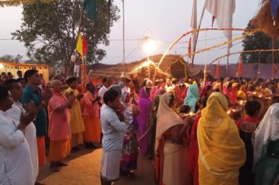 ज़िला साहू संघ अध्यक्ष भागवत साहू पंच कुंडीय  शत चणिडय महायज्ञ में हुए शामिल :