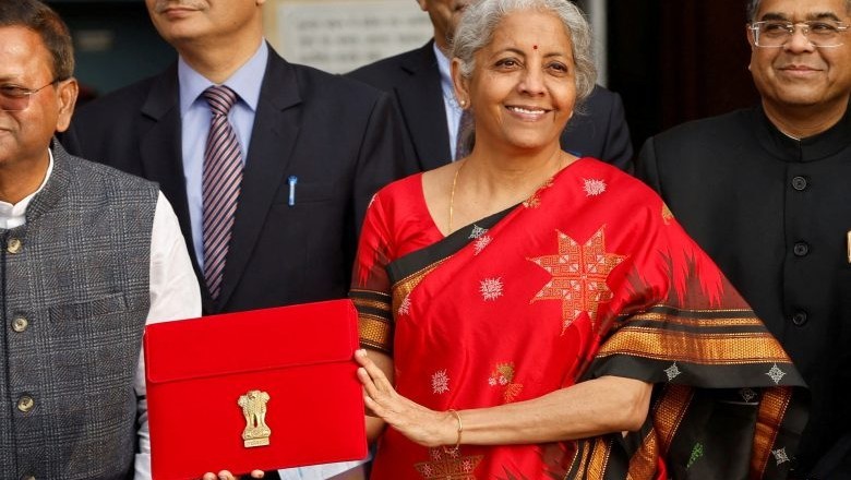 रेलवे के लिए 2.4 लाख करोड़ के बजट का ऐलान :