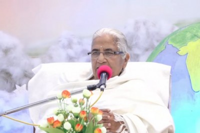 कमी कमजोरियों का  चश्मा निकालकर विशेषता देखने का चश्मा धारण करो...ऊषा दीदी उज्जैन