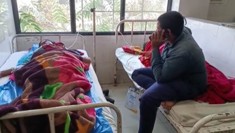 CG में हादसा..हादसा और हादसा: 2 कारों में टक्कर, 8 लोग घायल, अस्पताल ले जा रही एंबुलेंस ने भी ट्रक को ठोका, मौत के मुंह में 11 सदस्य