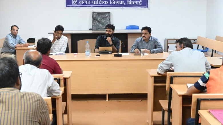 भिलाई शहर के डेवलपमेंट व शहर व्यवस्था को लेकर निगमायुक्त रोहित व्यास ने ली अधिकारियों की महत्वपूर्ण बैठक, चौपाटी, किड्स जोन, वेंडिंग जोन सहित सौंदर्यीकरण को लेकर दिए निर्देश :