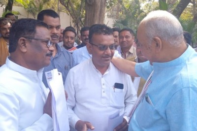 कृषि मंत्री रविंद्र चौबे से मिले पूर्व विधायक खुज्जी भोला राम साहू, भागवत साहू अध्यक्ष ज़िला साहू संघ :