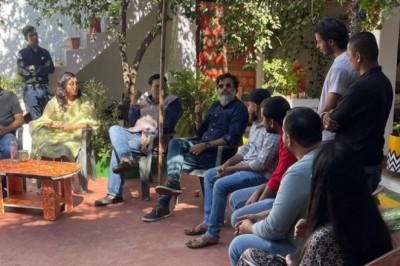 CG के सोशल मीडिया इंफ्लुएंसर के बीच पहुंची बॉलीवुड अभिनेत्री स्वरा भास्कर, फिल्म पॉलिसी को लेकर हुई चर्चा :