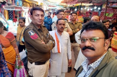 कैंप क्षेत्र के मेन मार्केट में 28 साल से दुकान पर जमाए बैठा था कब्जा, भिलाई निगम ने खाली कराकर मूल आबंटिती को सौंपा :