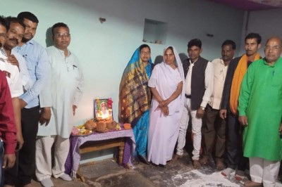 जिला अध्यक्ष साहू संघ भागवत साहू तहसील साहू संघ अध्यक्ष अंजू दिनेश साहू ने दी श्रद्धांजलि :