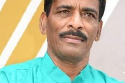 कांग्रेस सरकार में सिर्फ घोषणा को ही विकास मानते हैं - लीलाधर साहू0 कहा - कांग्रेस सरकार के 4 वर्ष में विकास शुन्य जर्जर सड़कों पर चलने को मजबूर है ग्रामीण :