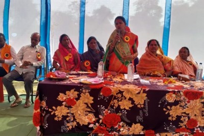 आदिवासी पैकरा कंवर समाज भवन का लोकार्पण अध्यक्ष गीता घासी साहू ने किया