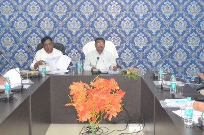 संभागायुक्त ने ली प्रबंधकारिणी समिति की बैठक :