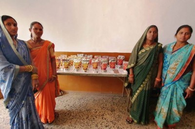 होली के उल्लास भरे पर्व पर समूह की महिलाओं द्वारा बनाए गए हर्बल गुलाल के रंगो की बिखरेगी छटा :