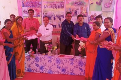 विकास खंड स्तरीय माता उन्मुखीकरण एवं सम्मान समारोह ग्राम बुटाकसा में संपन्न :