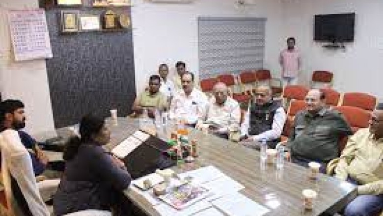 महापौर हेमा देशमुख ने ली उद्योगपतियों की बैठक :