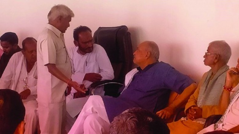 पूर्व विधायक ने कृषि मंत्री चौबे से की मुलाकात, कार्यकर्ताओं की बातें भी रखी