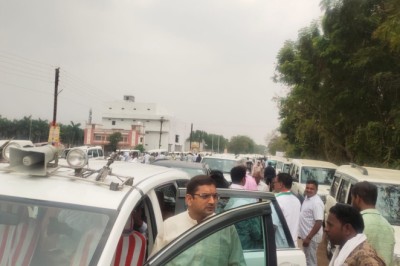 नवाज खान के नेतृत्व में हजारों किसान कबीरधाम के लिए हुए रवाना,किसान अपनी माटी पर उगा सकेंगे गन्ना