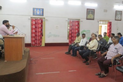 आयुक्त ने की राजस्व की समीक्षा - डिमान्ड के विरूद्ध सतप्रतिशत वसूली के दिये निर्देश :