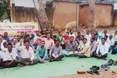 छत्तीसगढ़ के सभी ब्लॉक मुख्यालय में काम बंद कलम बंद सचिवो  का  अनिश्चितकालीन हड़ताल
