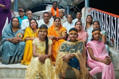 बम्लेश्वरी मंदिर पहुंचकर जिला साहू संघ राजनांदगांव में की पूजा-अर्चना, खुशहाली, सुख समृद्धि की कामना :