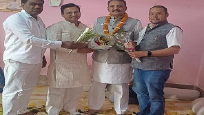 जिला कांग्रेस कमेटी अध्यक्ष पदम कोठारी के 3 वर्ष कार्यकाल पूरा होने पर पदाधिकारियों एवं कार्यकर्ताओं ने दी बधाई