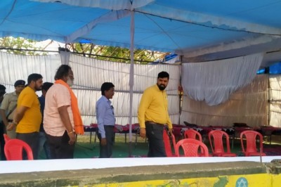 पदयात्रियों की सुविधा के लिये निगम पंडाल में आयुक्त ने तीन पालियो ंमें लगायी ड्यूटी :