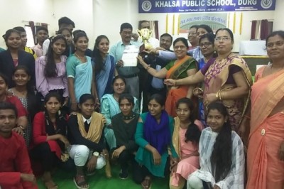 जिन देशों ने लोकतंत्र को अपनाया, वहां जनता को उचित व्यवस्था और संतोष मिला :