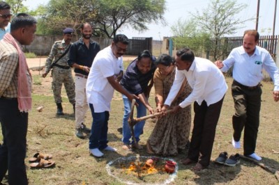 महापौर ने किया वार्ड नं. 45 में मुक्तिधाम जीर्णाेद्धार कार्य का भूमिपूजन :