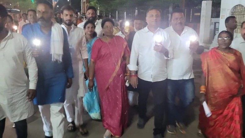 शहर को कचरा मुक्त बनाने स्वच्छता दीदीयो ने निकाली मोबाईल एवं टार्च वेस्ड मसाल रैली महापौर ने दिखाई हरी झंडी :