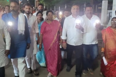 शहर को कचरा मुक्त बनाने स्वच्छता दीदीयो ने निकाली मोबाईल एवं टार्च वेस्ड मसाल रैली महापौर ने दिखाई हरी झंडी :