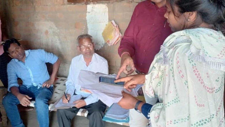 कलेक्टर ने किया सामाजिक-आर्थिक सर्वेक्षण कार्य का आकस्मिक निरीक्षण :