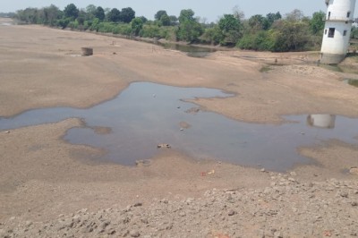 सोमनी क्षेत्र के 24 ग्रामों में होगी भारी जल संकट शिवनाथ नदी में तीन बोर के भरोसा 24 ग्रामों में पानी देने लगाई जुगाड़