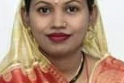 मोदी सरकार की योजनाएं गांव, गरीब एवं किसान पर केंद्रित -गीता घासी साहू  , साथ ही साथ दीवार लेखन के माध्यम से कर रही योजनाओं का प्रचार