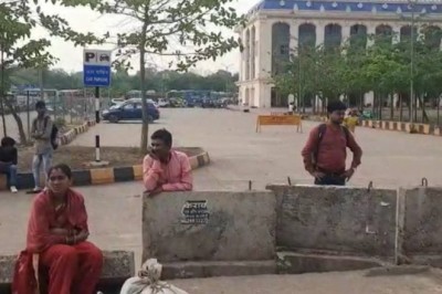 बेमेतरा हिंसा: राजधानी में बंद का असर, दुकानों में लटका ताला :