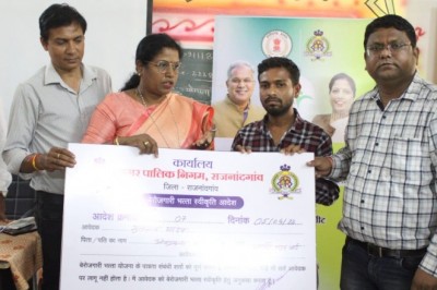 बेरोजगारी भत्ता के लिये कलस्टर सेन्टरोे में अब तक 234 दस्तावेंजो का हुआ सत्यापन   महापौर ने दिया 2 पात्र हितग्राहियों को स्वीकृति आदेश :