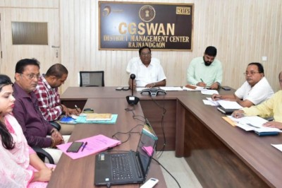 बेरोजगारी भत्ता और गौठान योजना में विशेष ध्यान देते हुए कार्य करने की जरूरत - कलेक्टर :